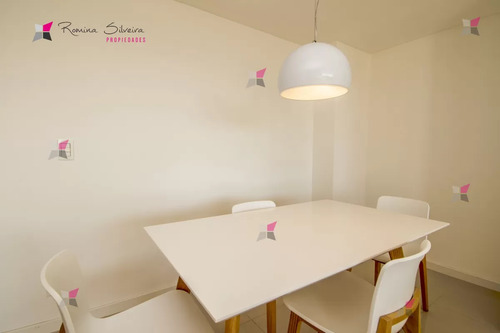 Venta De Apartamento De 2 Dormitorios Y Dependencia En Torre Esmeralda Punta Del Este