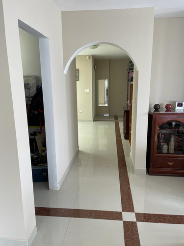 Imagen 19 de 23 de Cálida, Espaciosa Y Abrigada Casa Esquinera Con Proyeccion A Tres Pisos, Cuartos Independientes Con Baño Privado, 150 Mts De Bodegas, Ideal Pequeña Fábrica O Negocio En Expansión