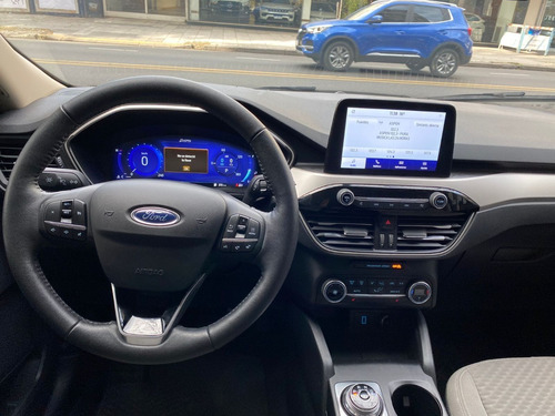 Imagen 9 de 19 de Ford Kuga Se Hybrid 2020 Autodrive