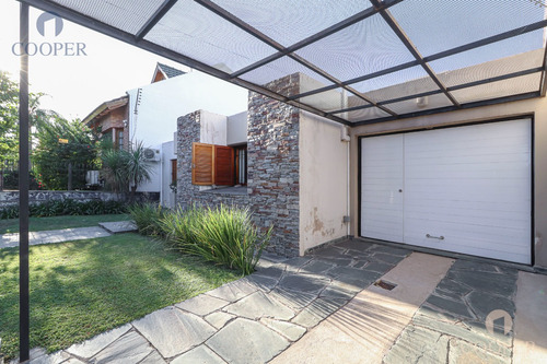 Excelente Casa En Venta - 3 Dorm. - Urca