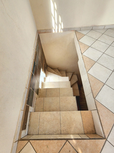 Lindisima Casa En Venta, 3 Niveles, Excelente Ubicación Sobre Esquina Valle Mezen, Valle De Aragón 3 Seccion