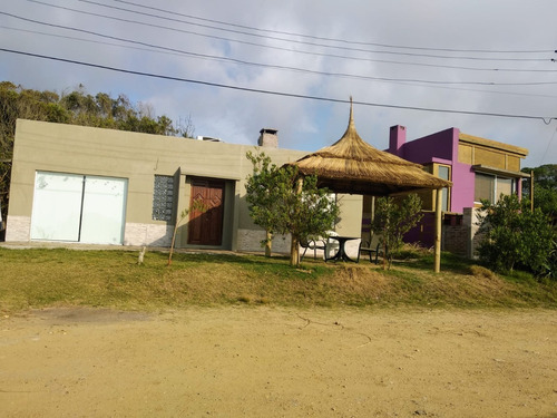 Imagen 1 de 11 de Arachania Frente Al Mar. Casas Y Casitas