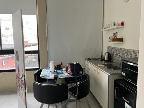 Mono Ambiente Al Fte Sin Muebles En Peron Y Uruguay
