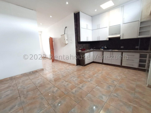 Edificio Comercial En Venta En Avenida Libertador Barquisimeto Lara. Código 23-15252 Excelente Oportunidad Al Mejor Precio Negociable!!!. Comunicate Conmigo! Gracias. Pregunta Sin Compromiso Kv #