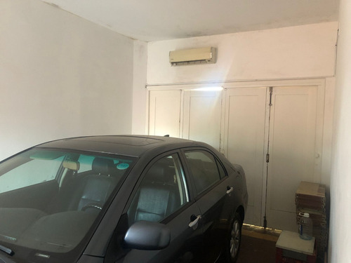 Lega Propiedades Vende Hermosa Casa Con Fondo.