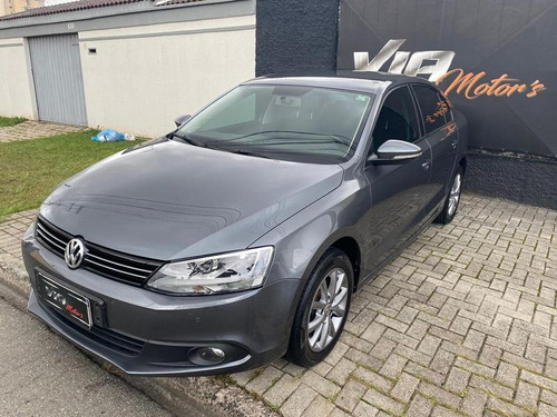 Volkswagen Jetta 2.0 Comfortline Flex 4p Aut