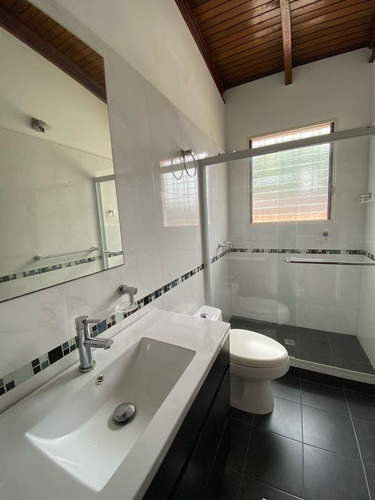 Casa Duplex Para Venta En Santa Paula #2369