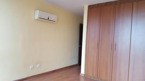 Imagen 10 de 14 de Venta De Apartamento En Ph Marina Terrace Bellavista 20-9032