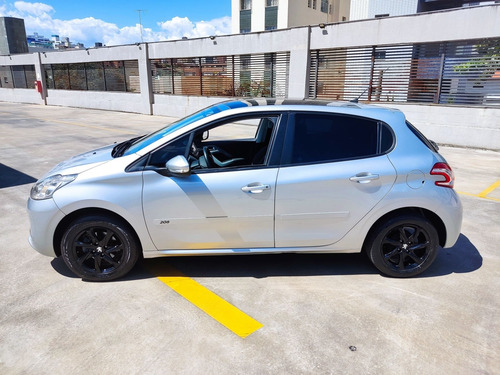 Peugeot 208 1.5 ALLURE 8V FLEX 4P MANUAL