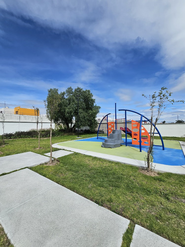 Casa En Tizayuca De 3 Recamaras, Con Terraza Y Alberca En Amenidades, Agende Su Cita, Sera Un Placer Atenderlos.