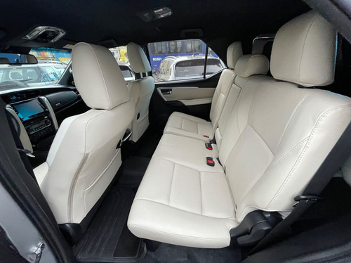 Toyota Hilux SW4 2.8 D-4D TURBO DIAMOND 7L 4X4