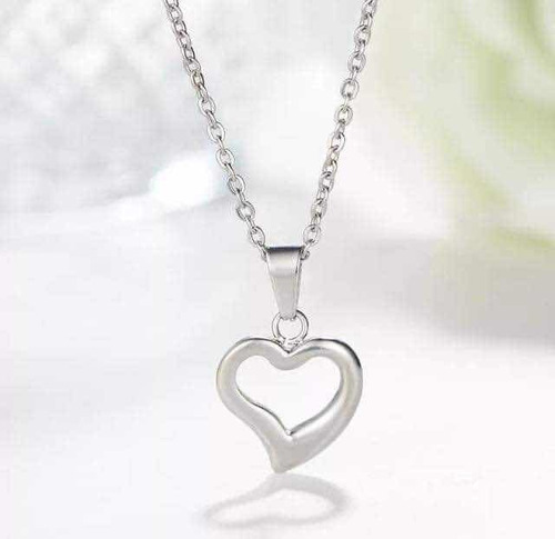 Collar De Acero Inoxidable Con Colgante Corazón Color Plata