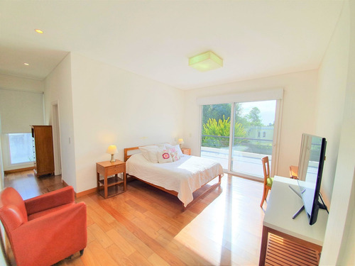 Casa En Venta En San Isidro, Barrio Santa Rita