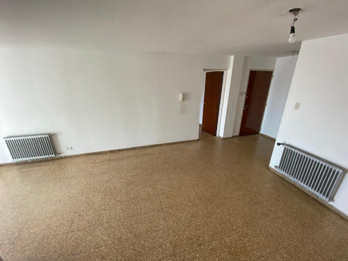 Imagen 13 de 18 de Vendo Departamento 3 Dormitorios Excelente Ubicacion Sobre Buenos Aires