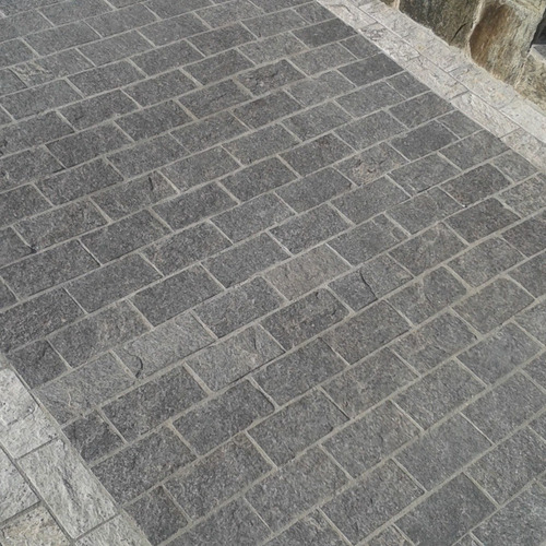 Pedra Miracema Granito 11,5x23cm Cinza ( Lote 400m2 )