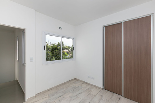 Venta Duplex Casa C/ Patio Cochera - Permuta