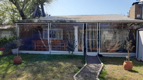 Casa En Venta En De Vicenzo Grande.del Viso Pilar