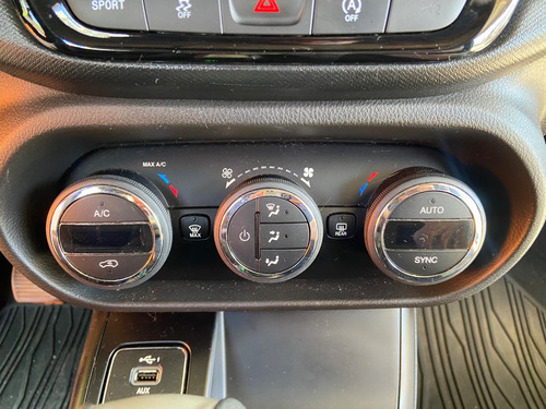 Fiat Toro 1.8 16v Evo Flex Freedom At6