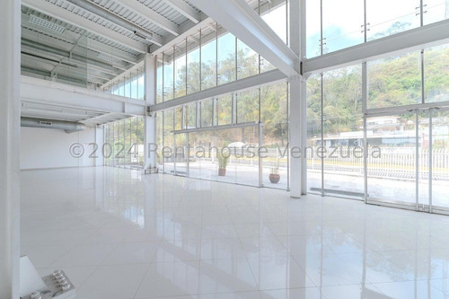 Edif Comercial En Venta Ideal Para Sede Coorporativa (show Room,depositos,oficinas) Fabricantes De Vehiculos,maquinas,equipos De Construccion.el Mejor De La Panamericana 24-26612gm