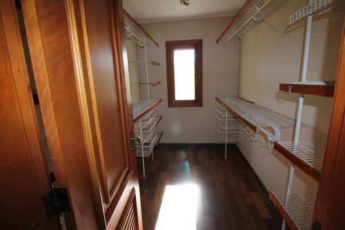 Imagem 6 de 14 de Hl-231 Casa Com 4 Suítes, Salão De Jogos E Aquecimento Solar