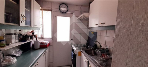 Casa En Venta De 5 Dorm. En La Florida