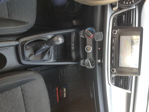 Kia Rio 1.6 2020 Lx Sedan Mt Ac Abs Ba Ee Vt