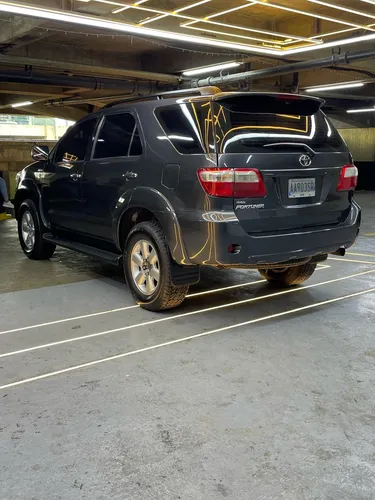 Toyota Fortuner 2011 4x2