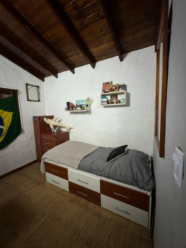 Chalet Amplio En Excelente Zona