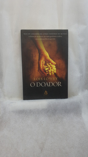 Livro O Doador - Lois Lowry - Editora Sextante (Usado)