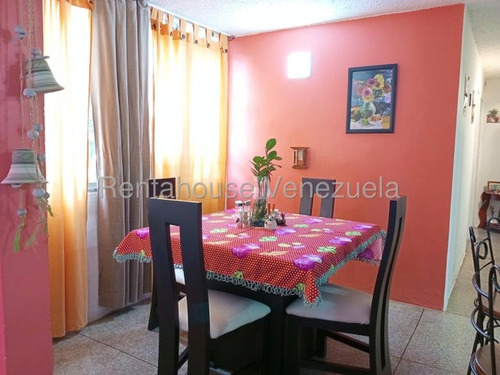 Yoselin Cabesas Vende Apartamento En La Mora 26-388 Yc