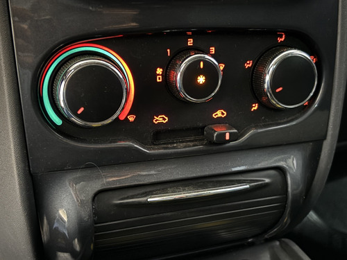 Fiat Strada 1.8 MPI ADVENTURE CD 16V FLEX 3P MANUAL