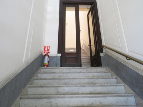 Venta Excelente Casa De 6 Dormitorios Y Dos Edificios Comerciales Centro. Dos Padrones