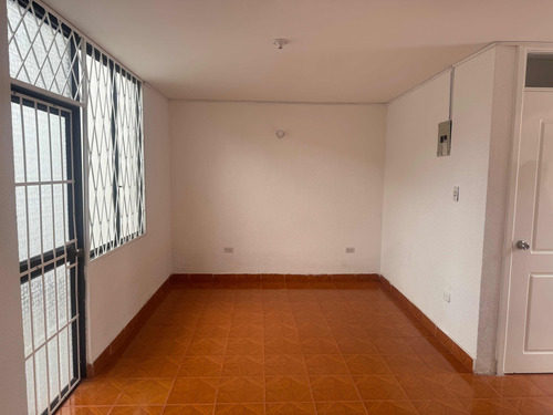 Casa De Dos Pisos
