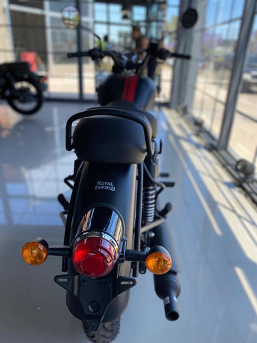 Imagen 6 de 16 de Royal Enfield Classic 350 Dark Stealth Black