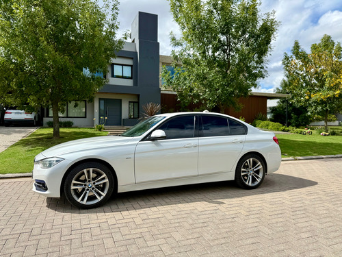 BMW Serie 3 3.0 330i Sedan Sport Line 252cv