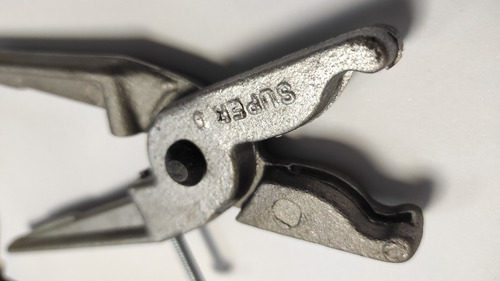 Pinza Grampas Cerdos Lechones Super G