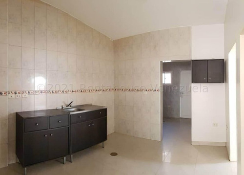 Imagen 6 de 8 de Comoda Casa En Alquiler. 04120656408 Cod Mls 23-3569