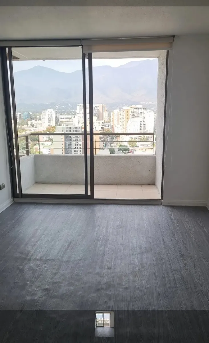 Imagen 2 de 8 de Metro Villa Frei / Estacionamiento - Bodega