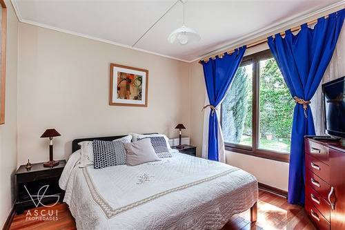 Casa En Venta De 6 Dorm. En Las Condes