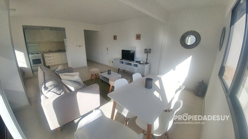 Apartamento En Venta De Un Dormitorio- Ref: 825