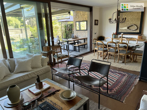 Triplex En Venta Con Jardín Y Piscina Excelente Conectividad