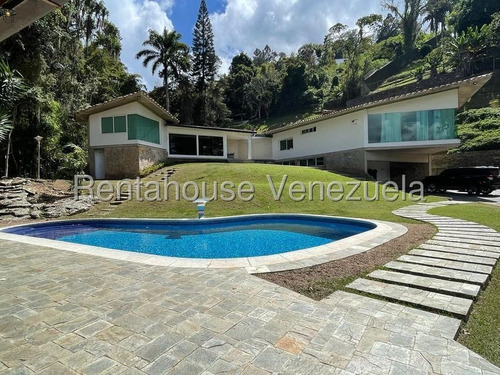Casa En Venta En Alto Hatillo Remodelada Piscina Caracas Casas Angela Tochon