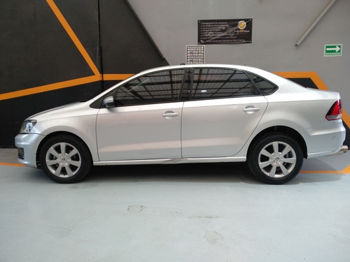 Imagen 3 de 9 de Volkswagen Vento 2018 1.6 Comfortline Std