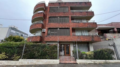 Alquiler Apartamento Al Frente, 3 Dormitorios, Garage, 2 Baños, Balcon, Terraza, Calefaccion, Suarez Y Bv. Artigas, Prado Atahualpa