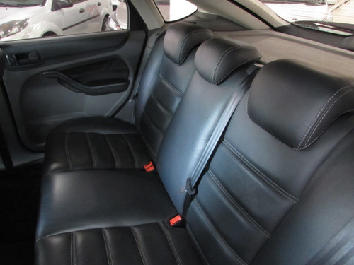Focus Hatch Glx 1.6 16v