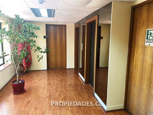 Oficina En Venta De 4 Privados En Las Condes