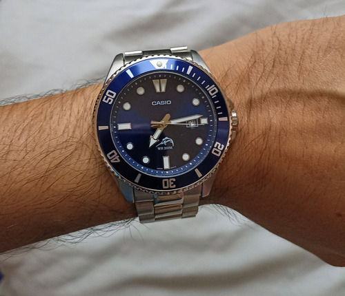 Reloj Casio Marlin Duro Mdv-106b-2avcf Con Correa Metalica Acero Inox Azul Azul (Usado)