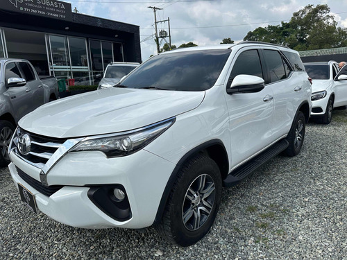 Toyota Fortuner 2.7 Cc Srv