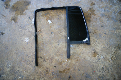 Aleta Guías Puerta Trasera Izquierda Jeep Liberty 2002-2004