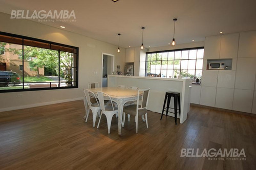 Imagen 4 de 27 de Hermosa Casa En Barrio La Comarca